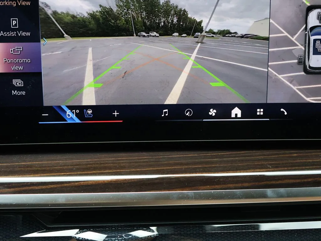 Used 2026 White BMW xDrive40i image 25