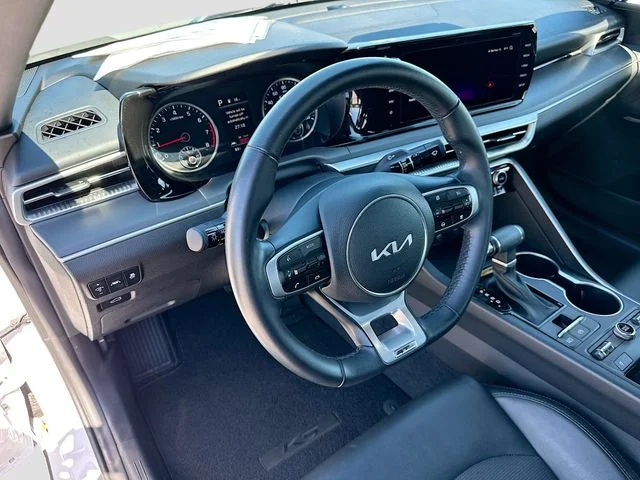 Used 2024 White Kia GT-Line image 9