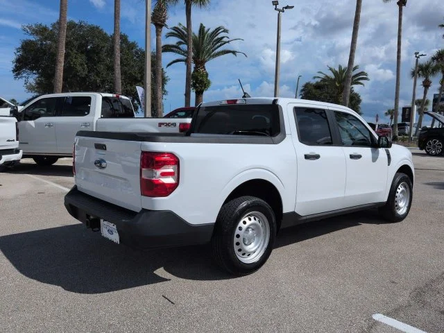 Used 2022 White Ford XL image 4