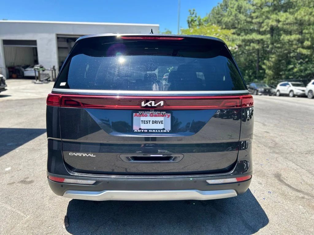 Used 2024 Black Kia LX image 5