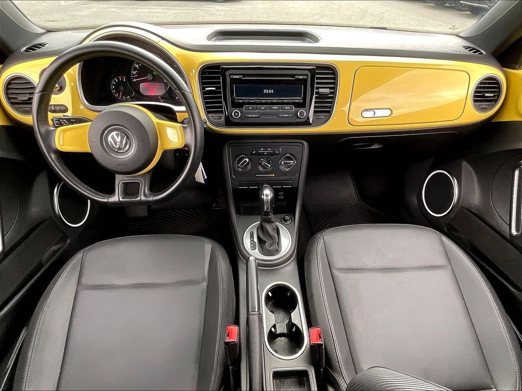Used 2012 Saturn Yellow Volkswagen 2.5L image 19
