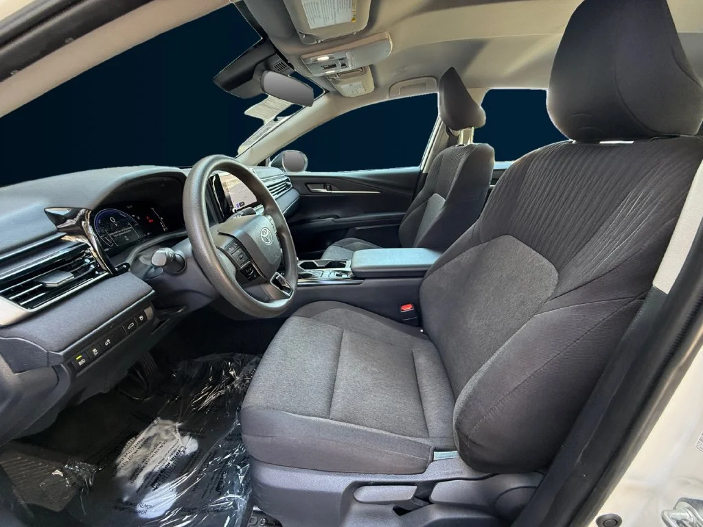 Used 2025 White Toyota LE image 10