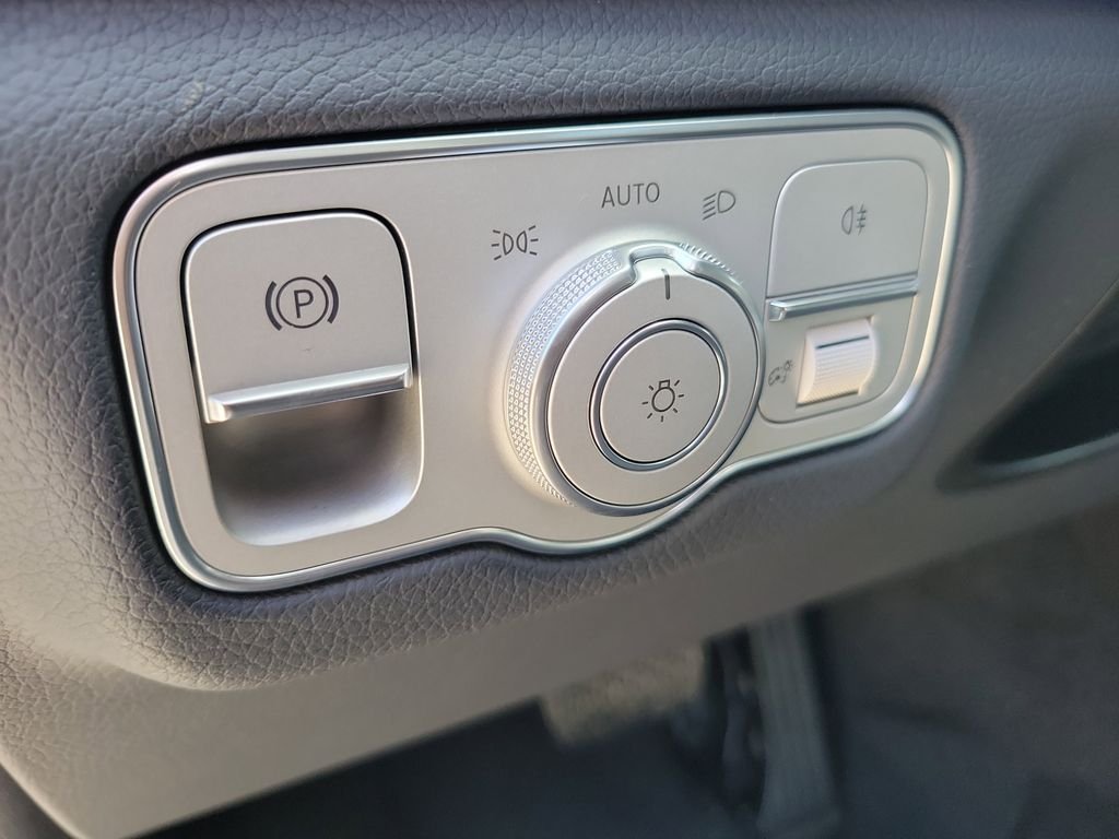 New 2026 MANUFAKTUR Moonlight White Magno Mercedes-Benz GLE 450 image 25