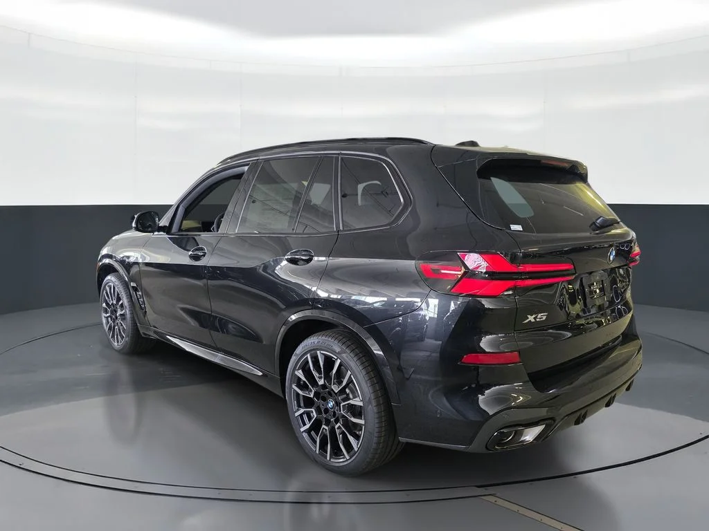 New 2026 Black BMW sDrive40i image 4