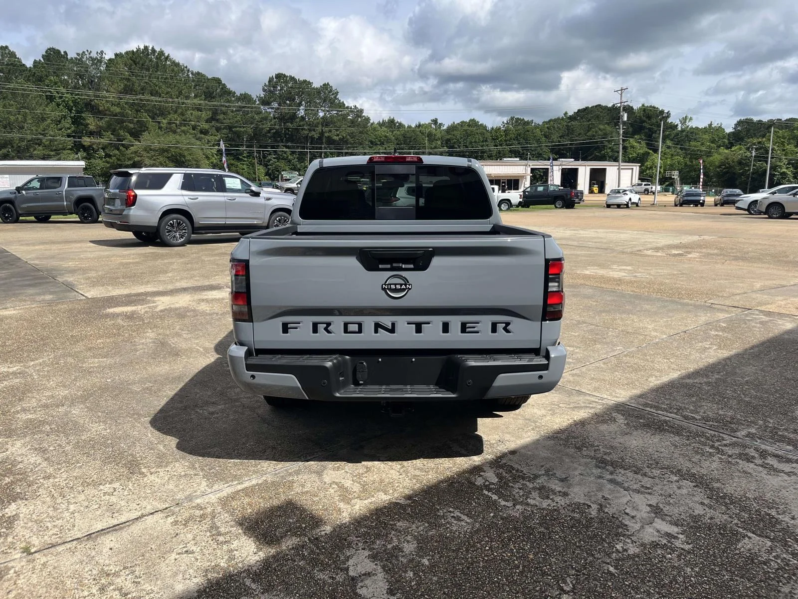 New 2026 Boulder Gray Pearl Nissan Crew Cab SV image 6