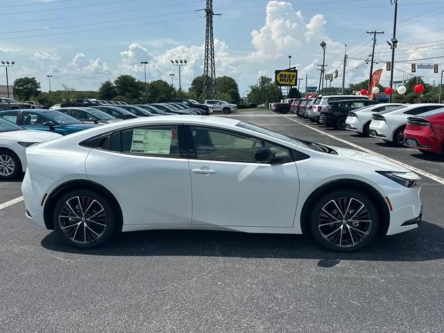 New 2027  Toyota XLE image 2