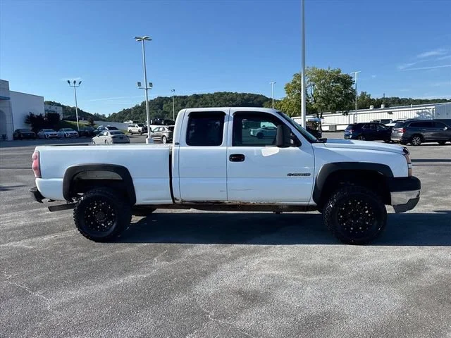 Used 2005 Summit White Chevrolet Work Truck image 6