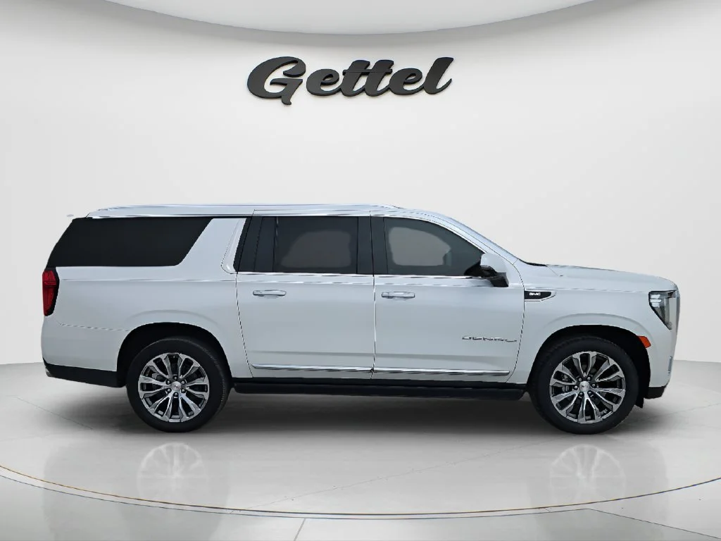 Used 2021 WHITE FROST TRICOAT GMC Denali image 4
