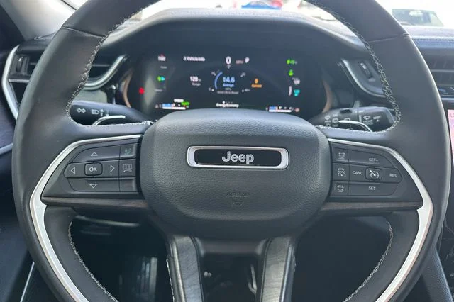 Used 2024 White Jeep 4xe image 28