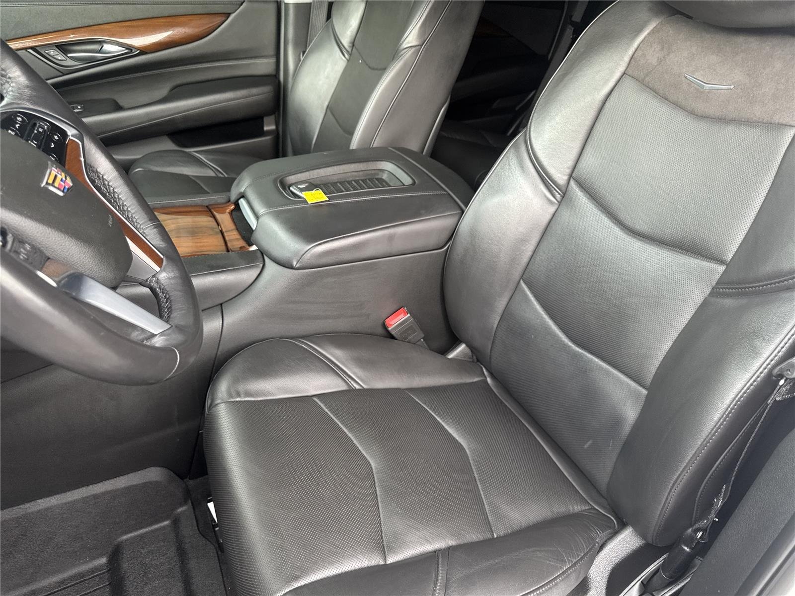Used 2020 CRYSTAL WHITE TRICOAT Cadillac Premium Luxury image 13