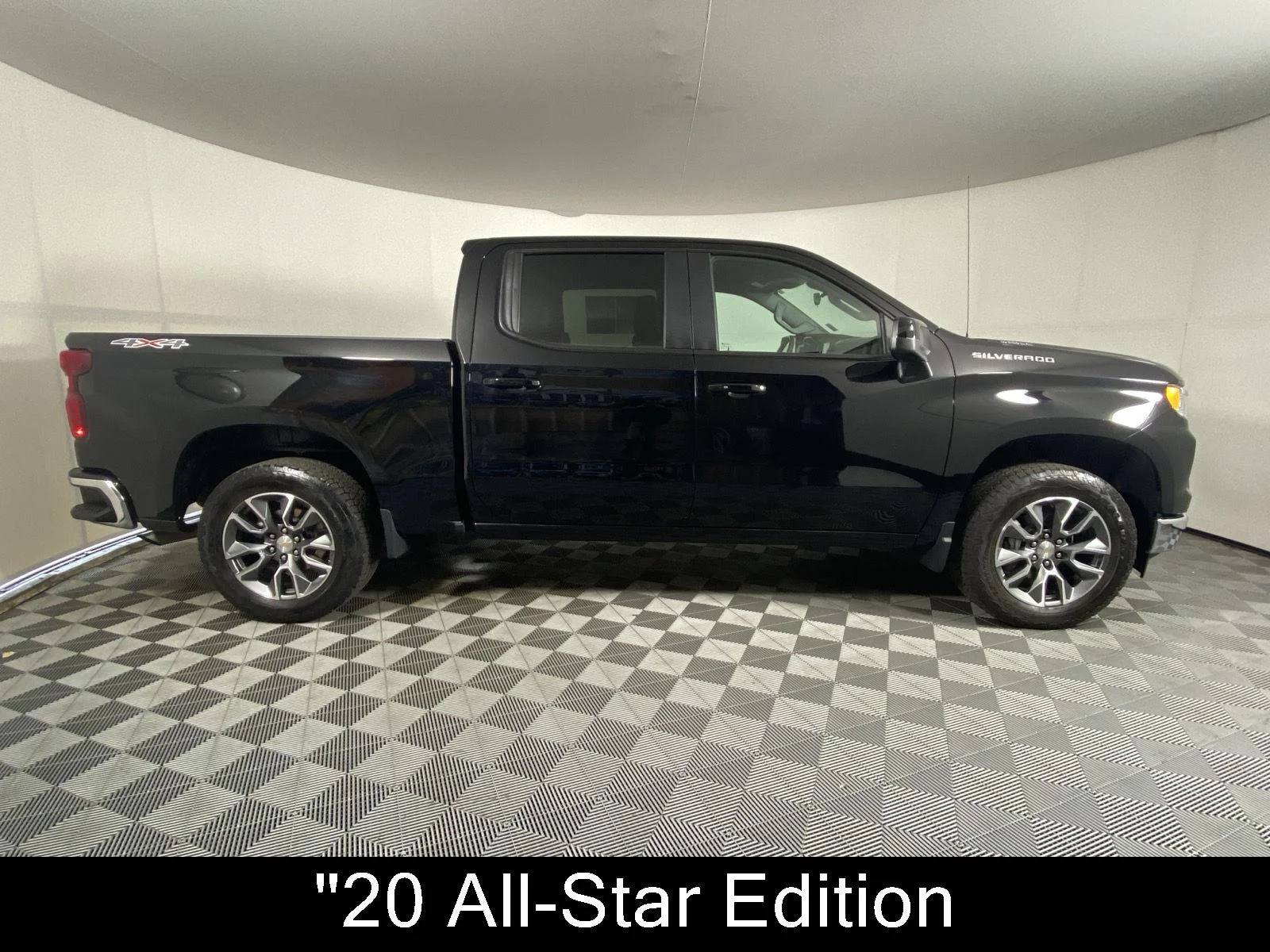 Used 2024 Black Chevrolet LT image 5