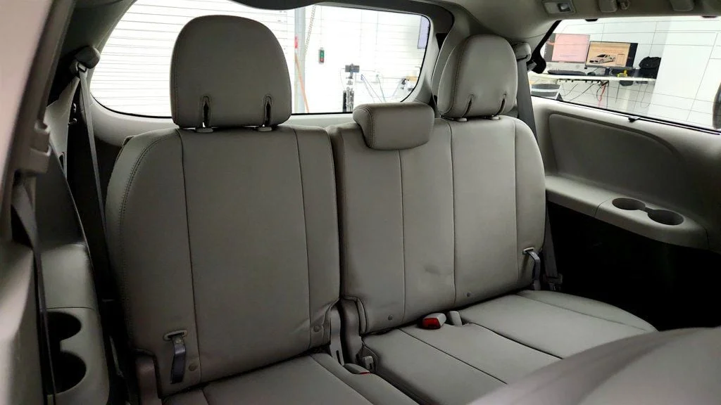 Used 2017 Silver Sky Metallic Toyota XLE Premium AWD 7-Passenger image 23