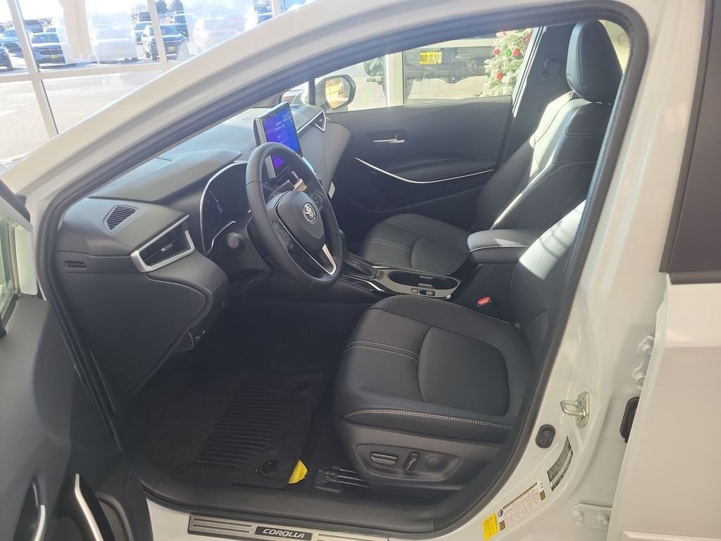 2025 Toyota Corolla XLE - Photo 10
