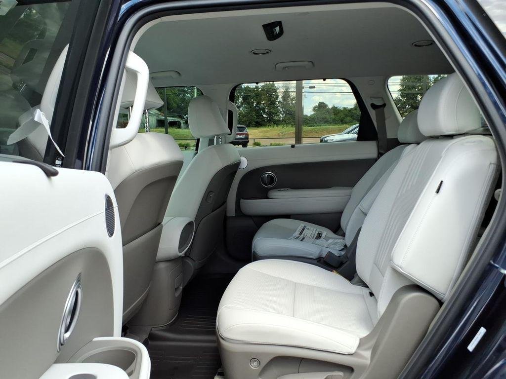 New 2027 Blue Hyundai SEL FWD image 9
