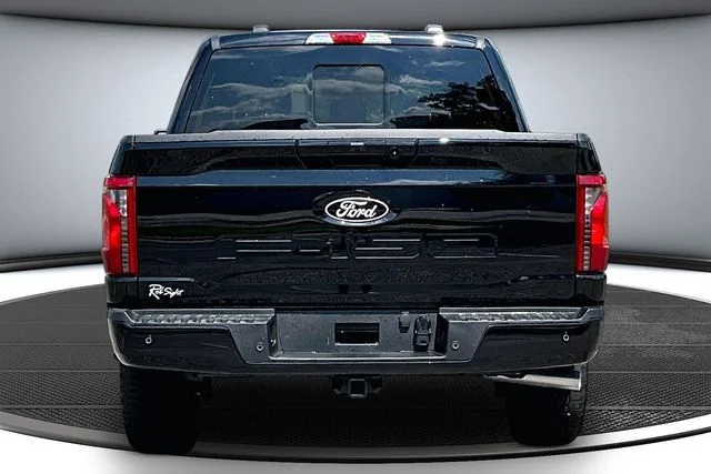 New 2026 Agate Black Metallic Ford XLT image 4