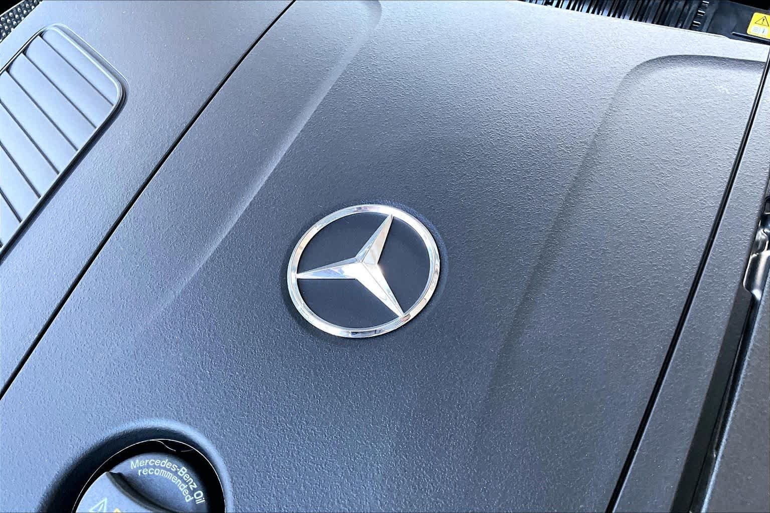 New 2026 MANUFAKTUR Alpine Grey Mercedes-Benz GLC 300 image 18