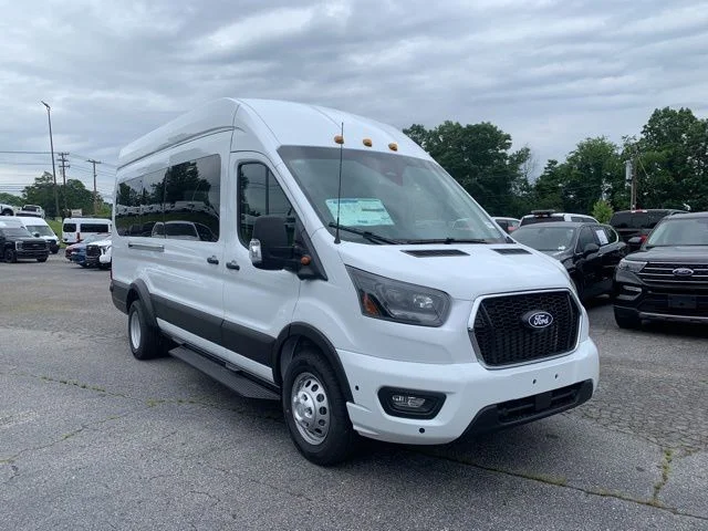 New 2026 White Ford Passenger Van XLT image 2