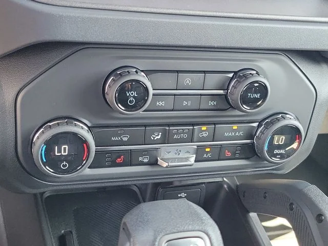 New 2026 Avalanche Gray Ford Big Bend image 27