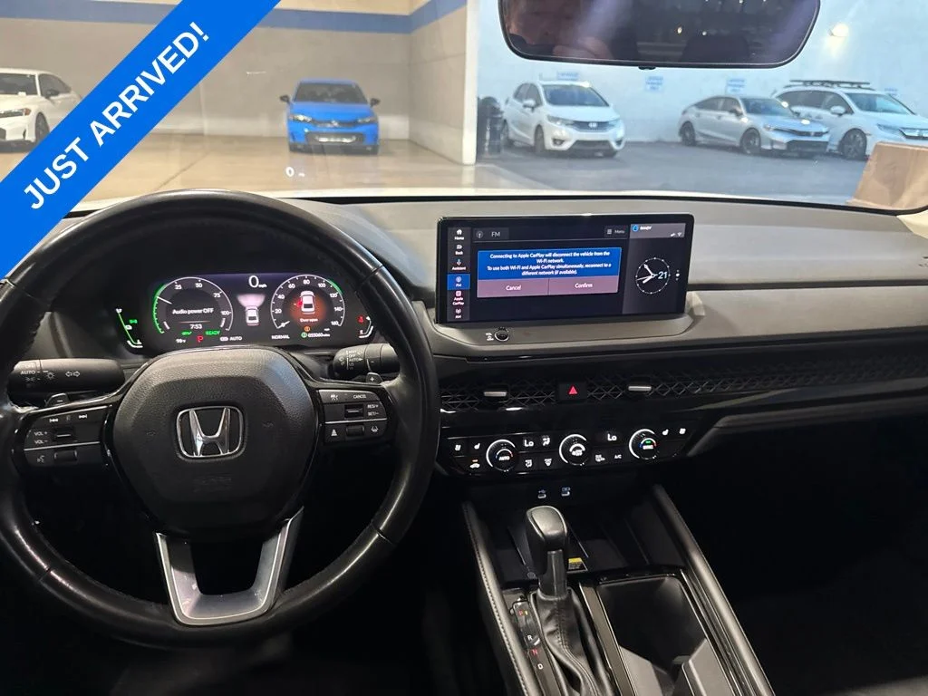 Certified Used 2024 Platinum White Pearl Honda Touring image 6