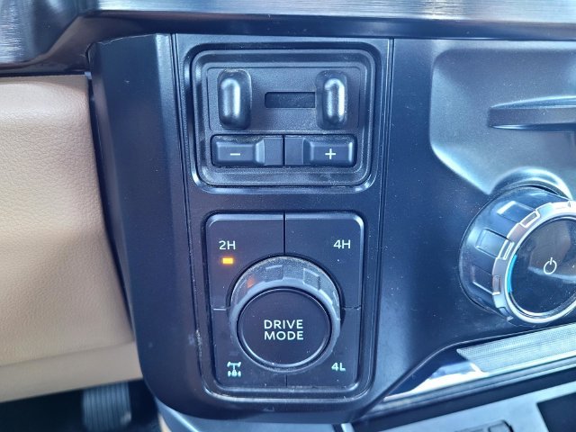 Used 2025  Ford Lariat image 15