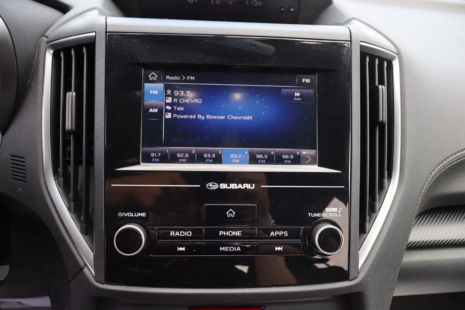 Used 2018 Ice Silver Metallic Subaru 2.0i Premium image 19