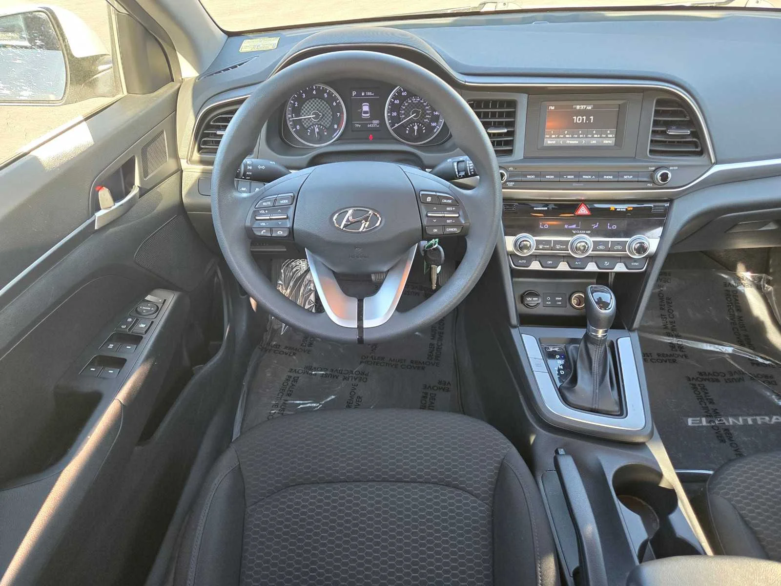 Used 2020  Hyundai SE image 10