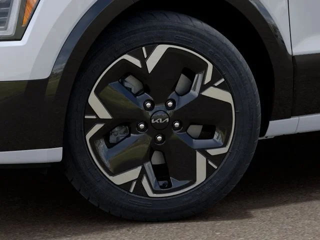 New 2026 Snow White Pearl Kia Wind image 9