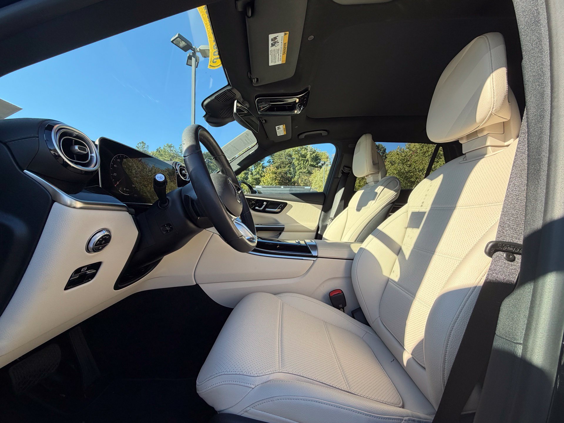 Used 2023 Blue Mercedes-Benz GLC 300 image 4