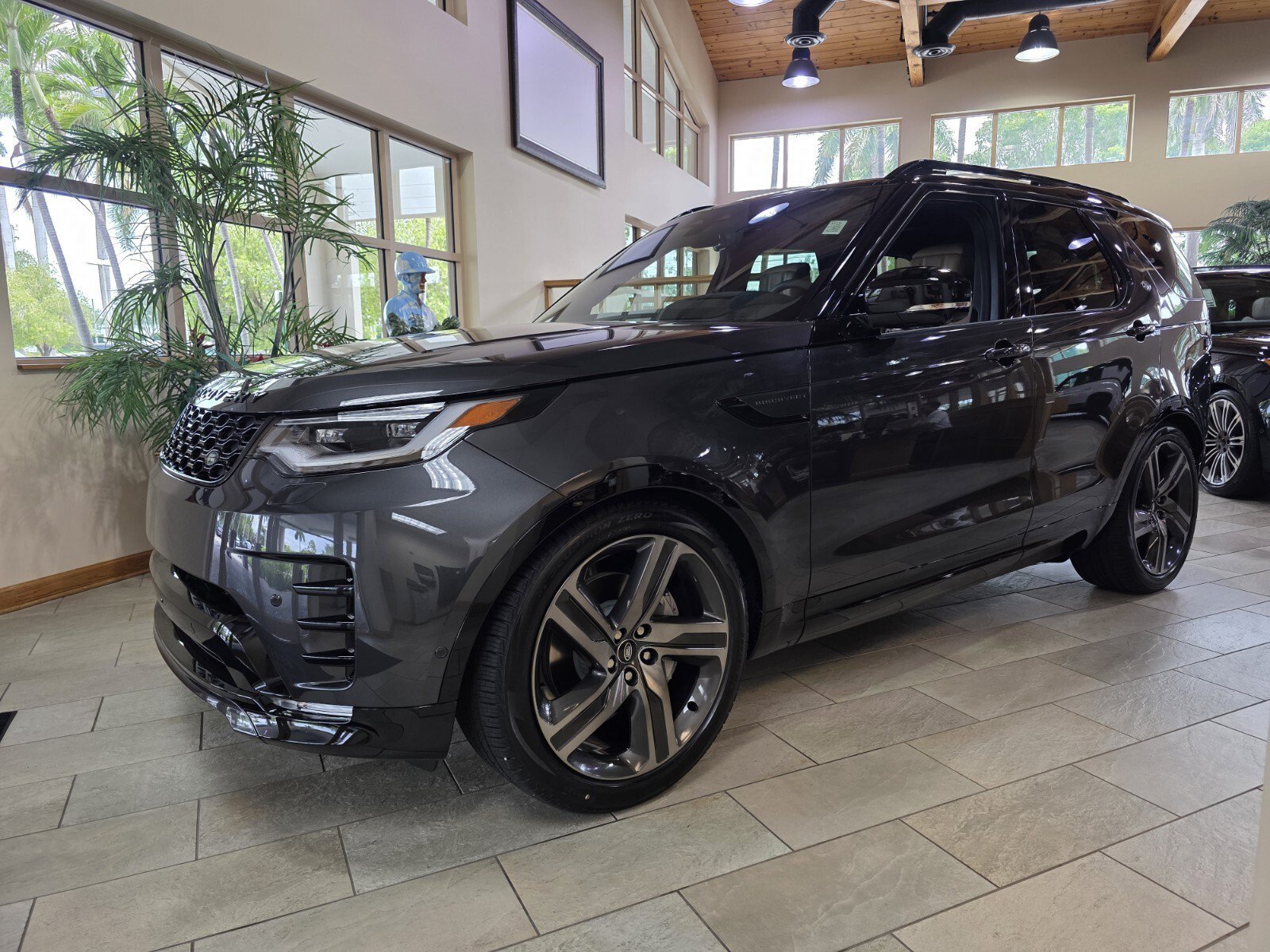 New 2026 Carpathian Grey Land Rover Dynamic SE image 1
