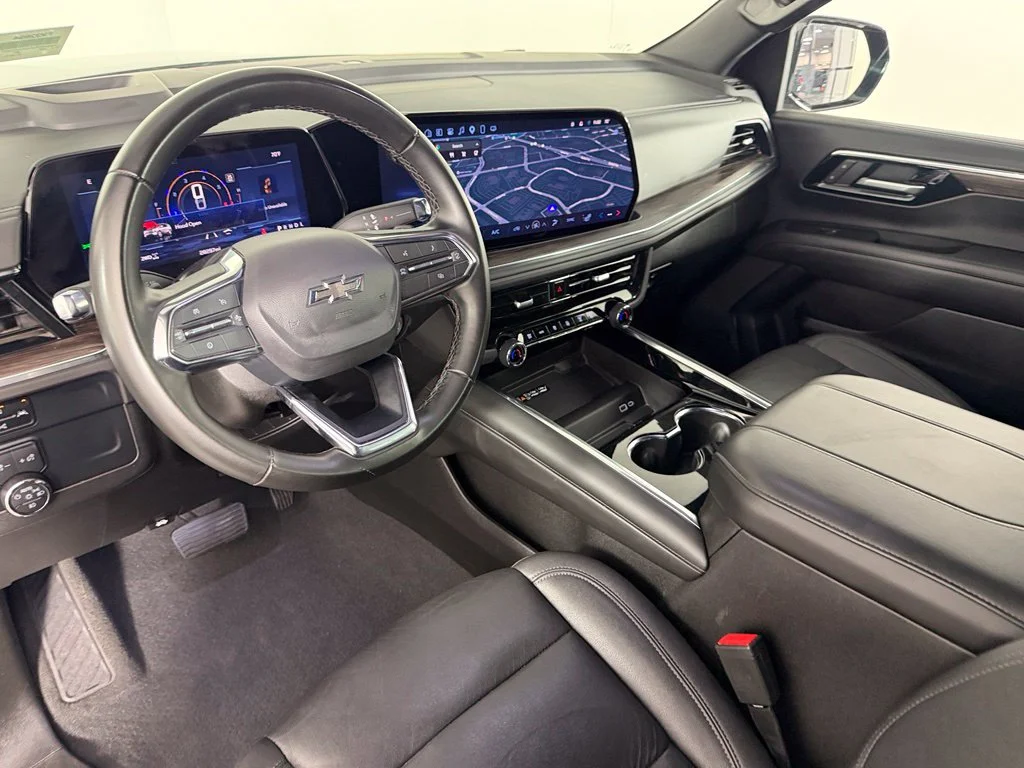 Used 2025 Black Chevrolet Z71 image 12