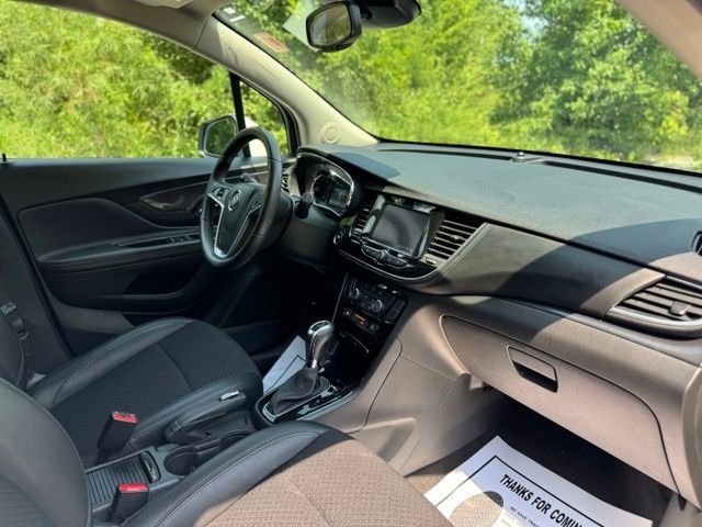 Used 2022 Summit White Buick Preferred image 19