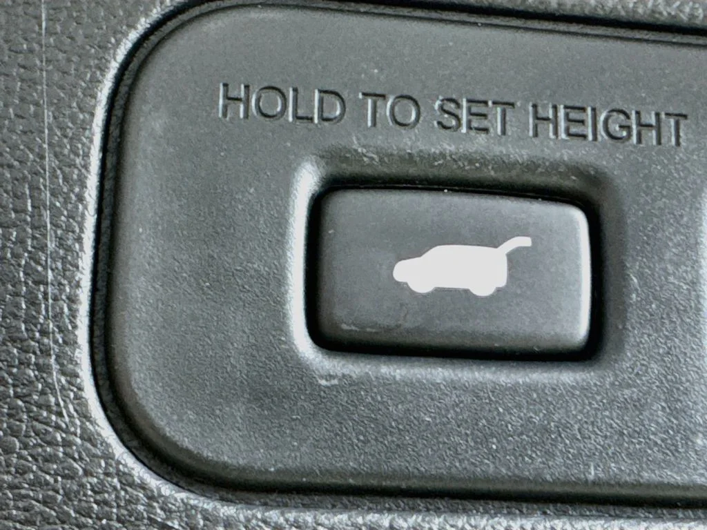 Used 2023  Acura Technology image 34