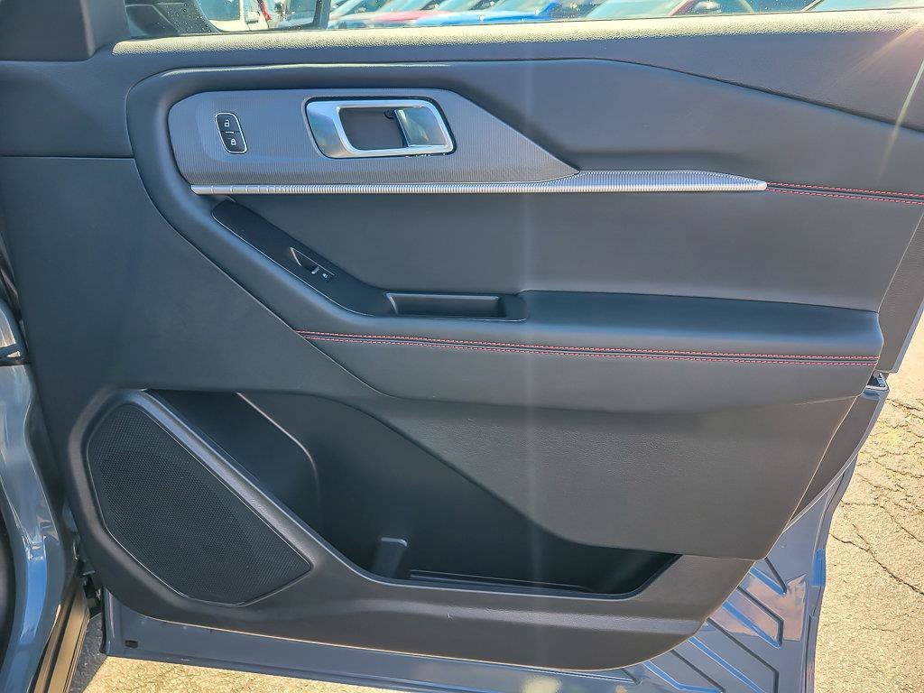 Used 2025 Vapor Blue Ford ST-Line image 31