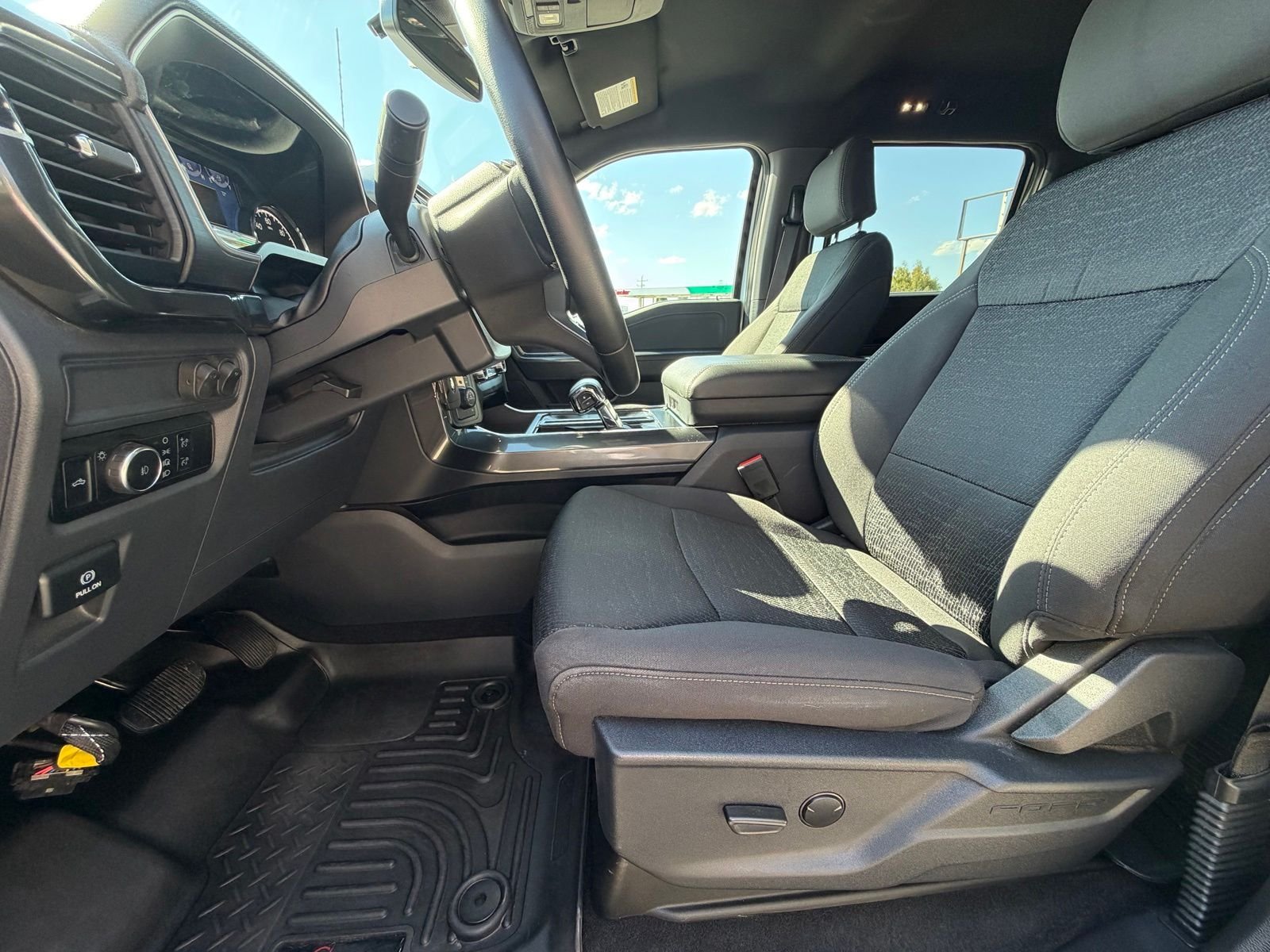 Used 2023 White Ford XLT image 13