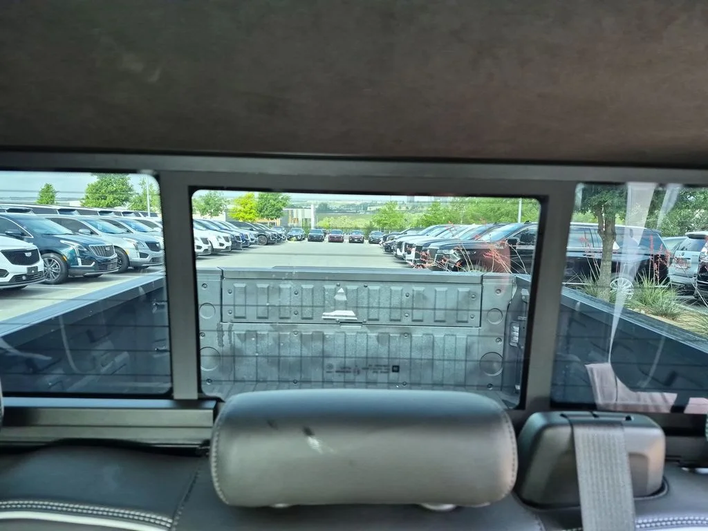 Used 2022 White GMC AT4X image 26