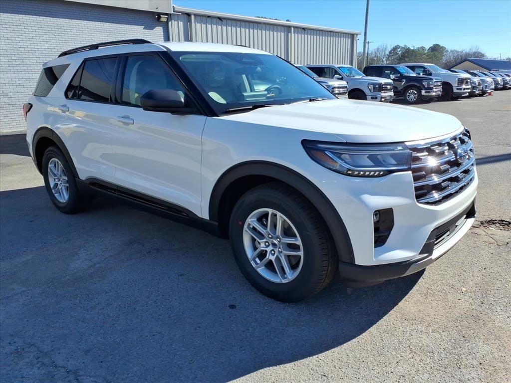 New 2026 Star White Metallic Tri-Coat Ford Active image 6
