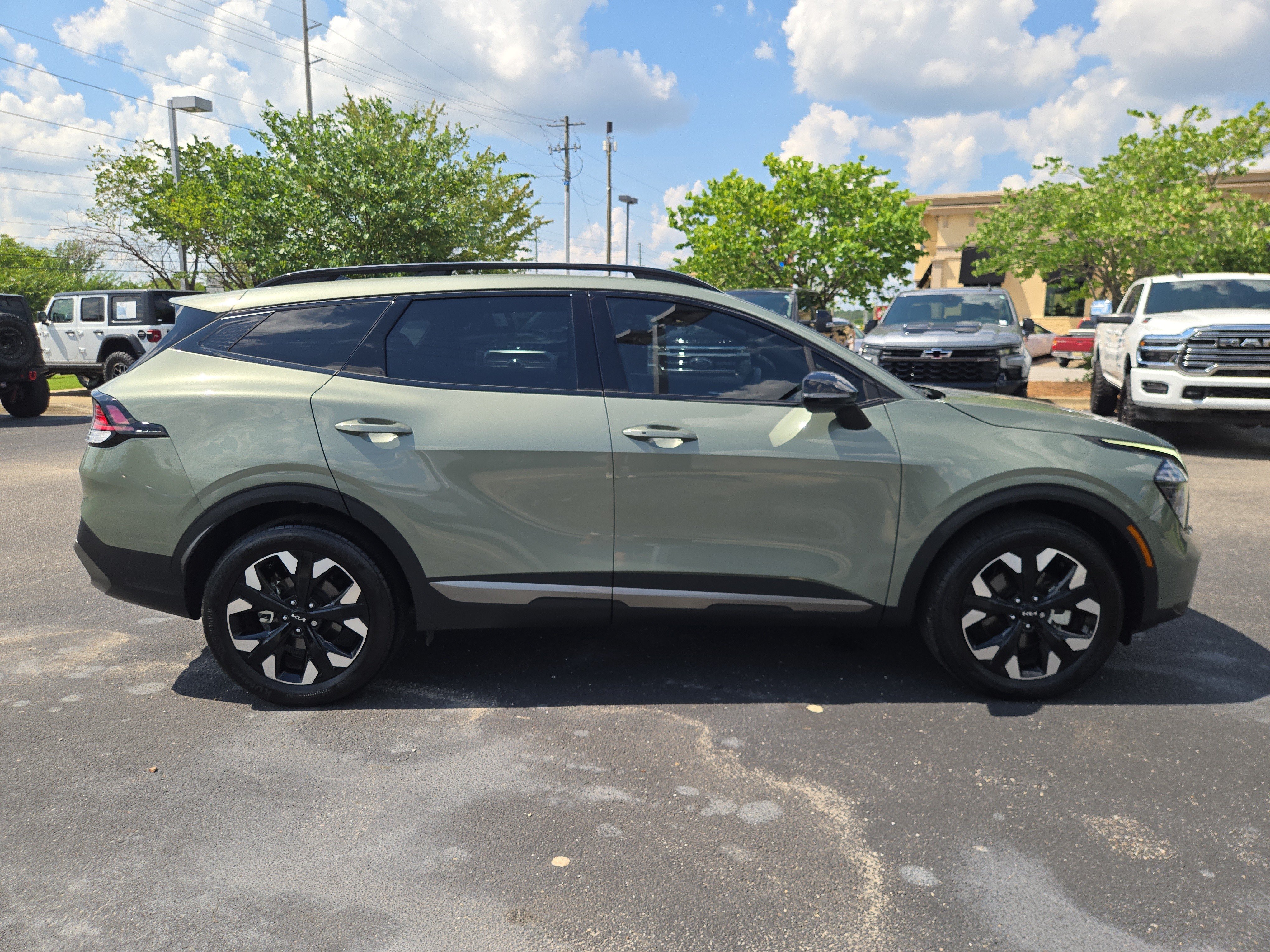 Used 2024 Jungle Green Kia X-Line image 4