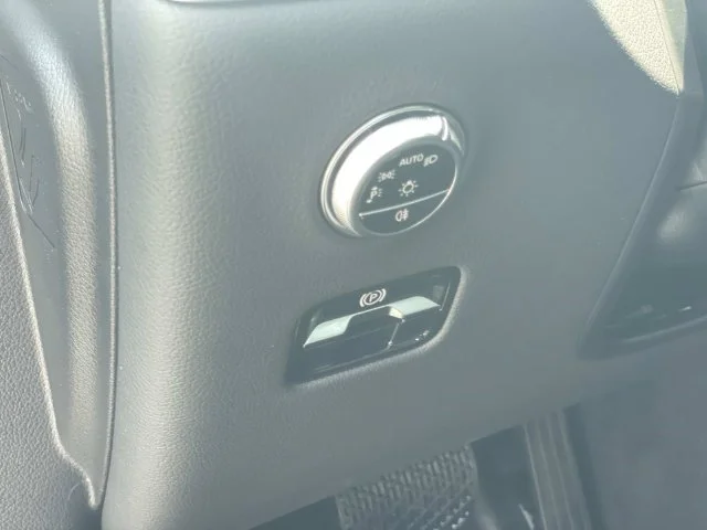 Used 2026 Black Mercedes-Benz GLC 300 image 20