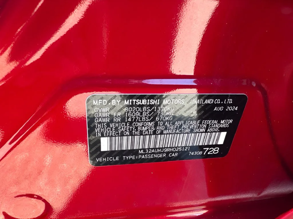 Used 2024 Red Mitsubishi ES image 27