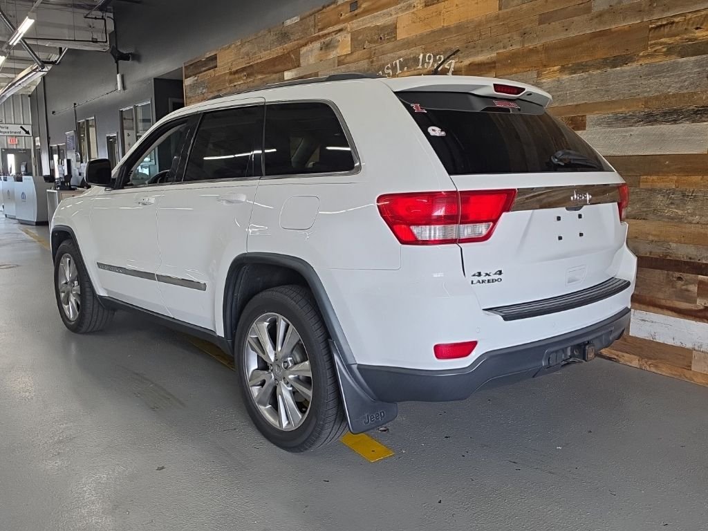 Used 2013 Bright White Jeep Laredo image 4