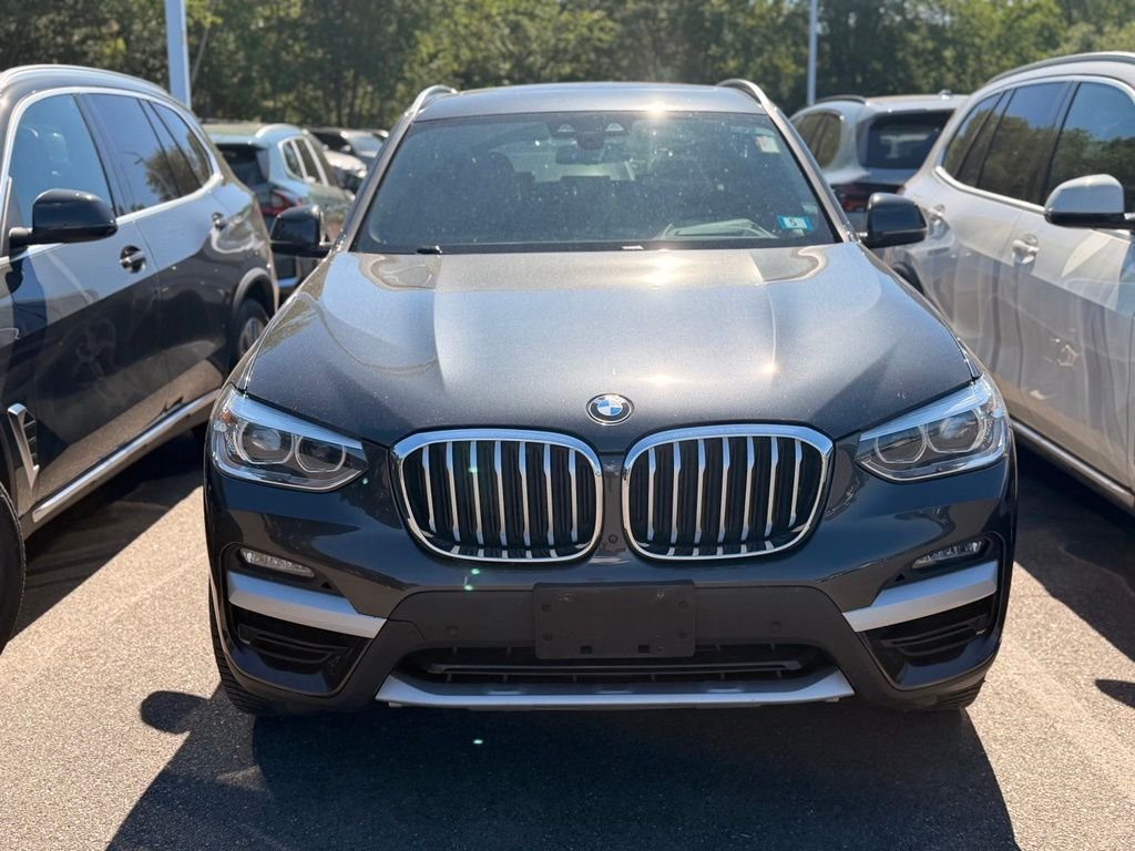 Used 2021 Dark Graphite Metallic BMW xDrive30i image 2