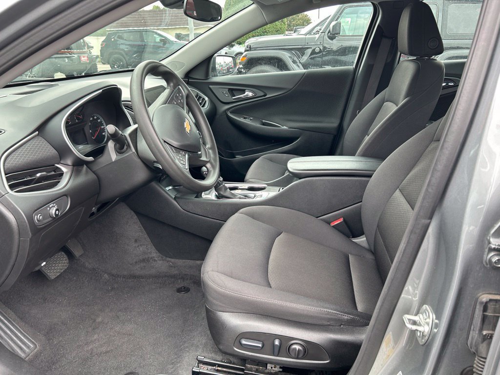 Used 2025 Gray Chevrolet LT image 10