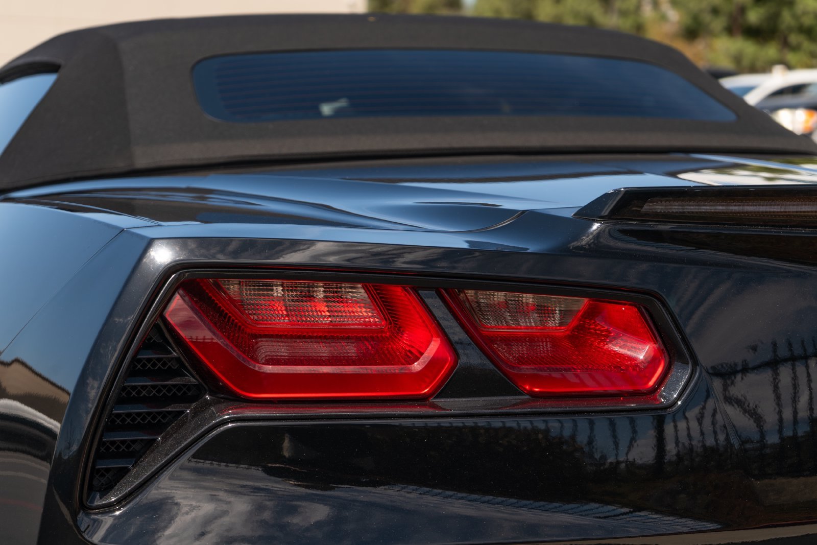 Used 2019 Black Chevrolet Stingray image 8