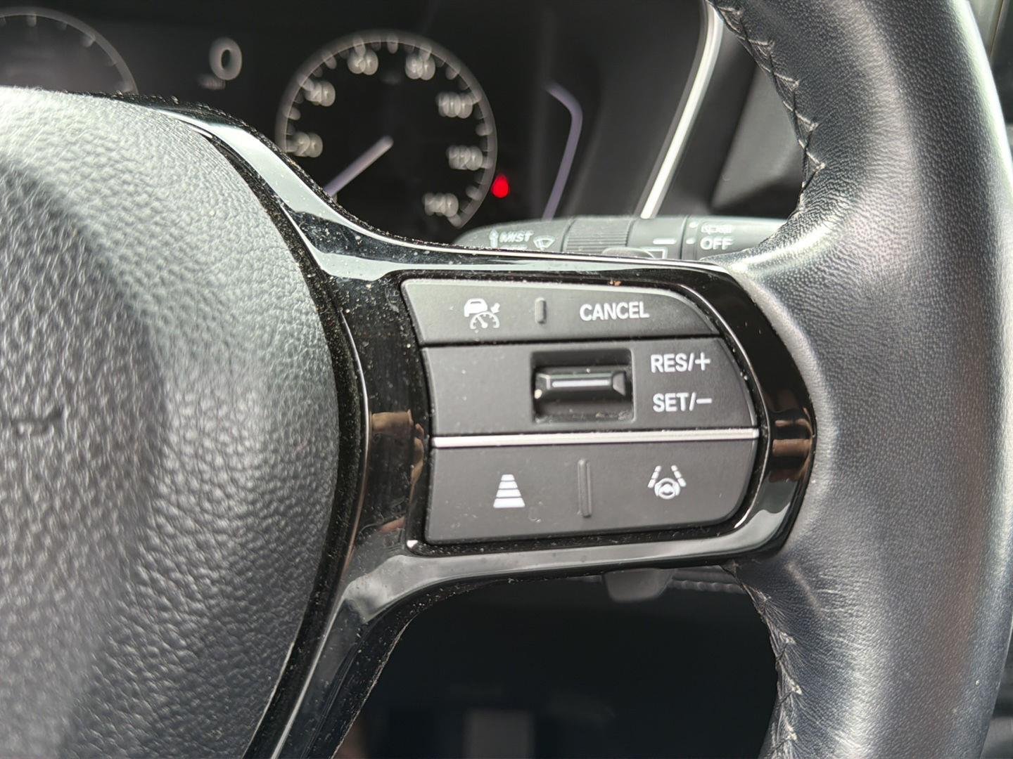 Used 2025 Crystal Black Pearl Honda EX-L image 19