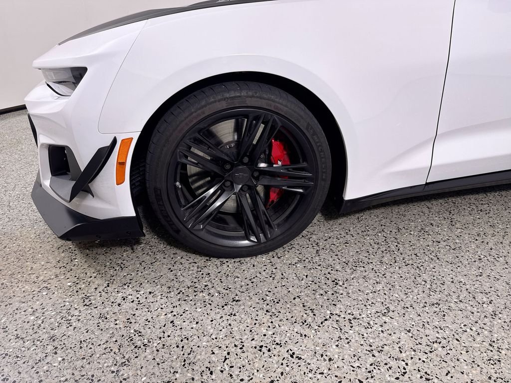 Used 2020 White Chevrolet ZL1 image 10