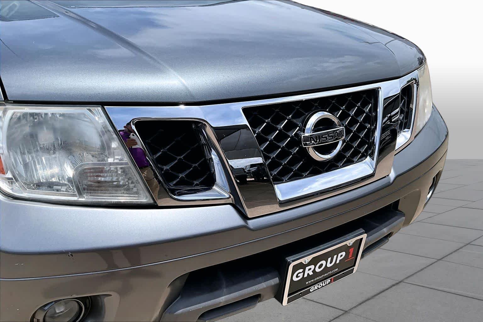 Used 2018 Gun Metallic Nissan SV V6 image 28