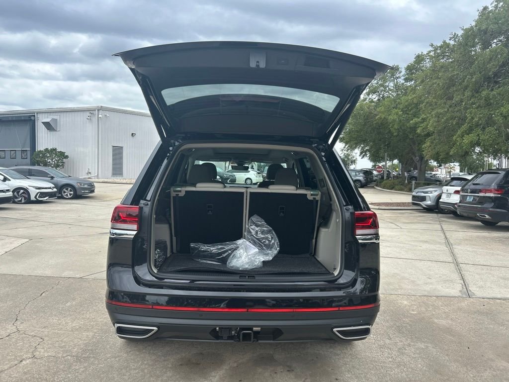 New 2026 Black Volkswagen SE w/Technology image 35
