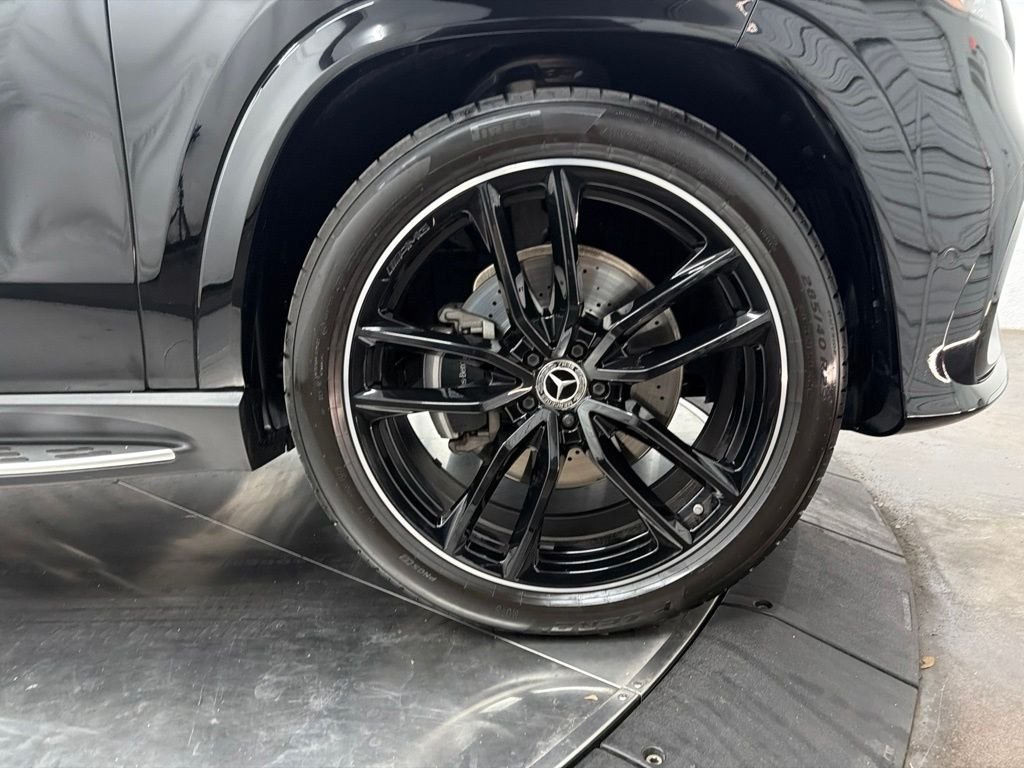 Certified Used 2025 Black Mercedes-Benz GLS 580 image 9