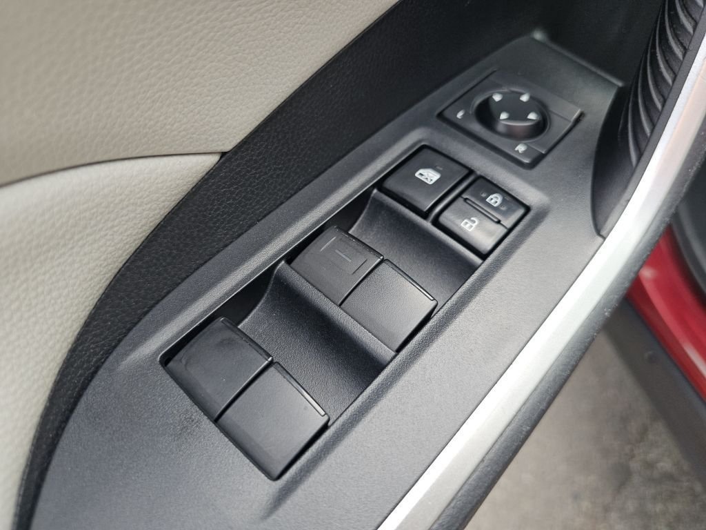Used 2021 Pearl Toyota Hybrid XLE image 30
