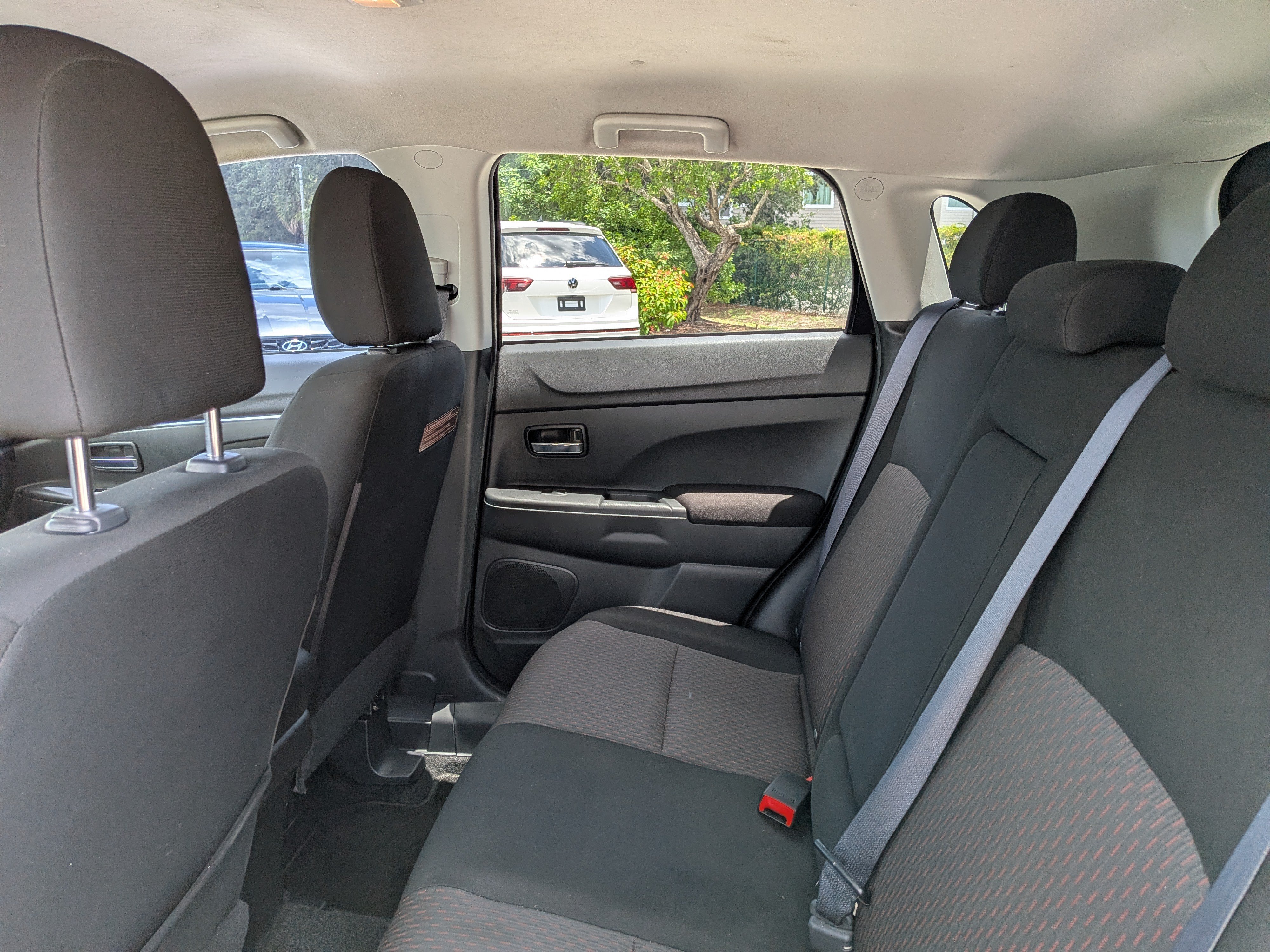 2018 Mitsubishi Outlander Sport LE - Photo 14